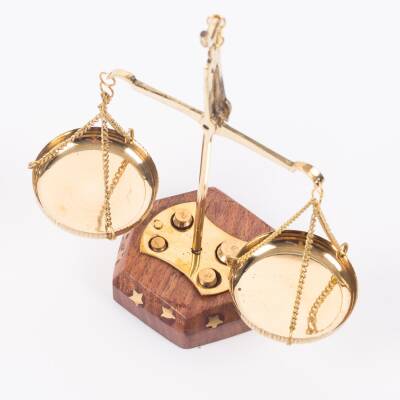 13cm Altın Rengi Adalet Terazi Biblosu - Ofistike