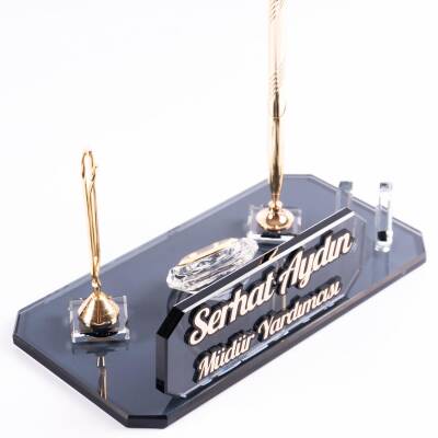 Athos Altın Masa İsimliği Kristal Ofis Masa üstü Kabartma İsimlik Hediye Şık Masaüstü Kalemlik 