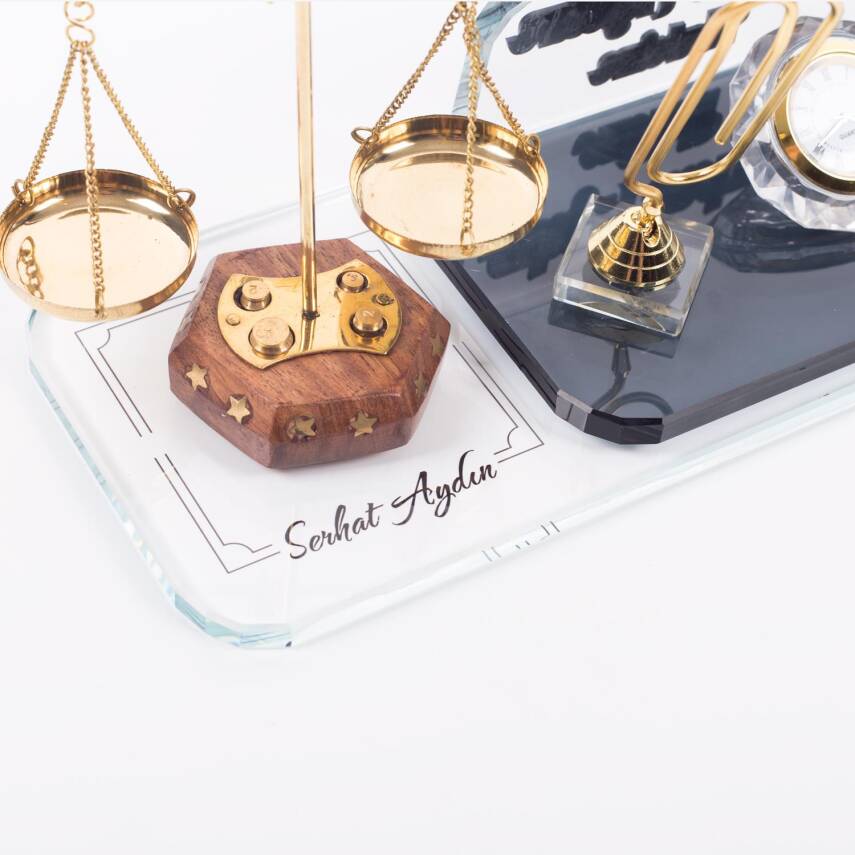 Avukat Masa İsimliği Avukata Özel Terazi Biblolu İmza Tasarımlı İsimlik Lüks Hukuk Bürosu Hediyesi - 4