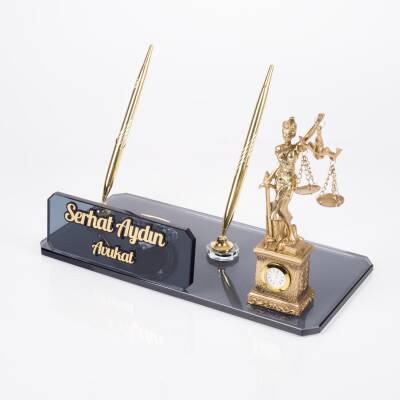 Avukatlara Özel Saatli Themis Biblo İsimlik Kristal Masa İsimliği Hakim Savcı Hukuk Hediyesi İsimlik - Ofistike