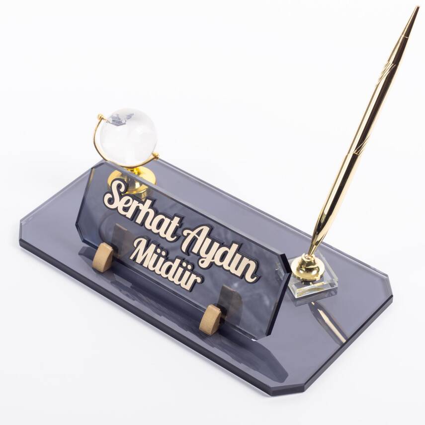 Dünya Aksesuarlı Kalemli Kabartma Yazı Kristal Ofis Masaüstü İsimlik Dünya Küre Hediye Masa İsimliği - 3