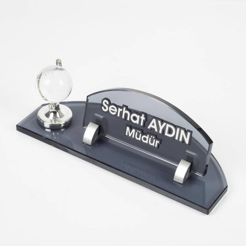 Dünya Biblolu Gümüş Kabartma Yazılı Füme Kristal Ofis Masa İsimliği - 2