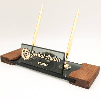 Eczacılara Özel İsimlik Kabartma Logolu Masif Ahşap Masa İsimliği - 3