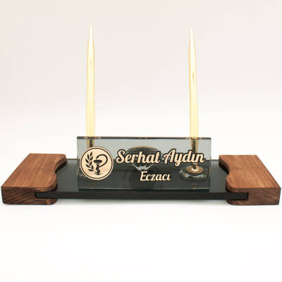 Eczacılara Özel İsimlik Kabartma Logolu Masif Ahşap Masa İsimliği - 2