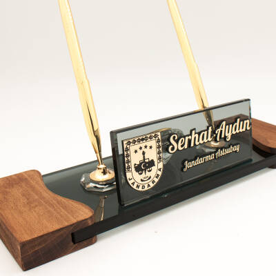 Jandarmalara Özel İsimlik Jandarma Logolu Masif Masa İsimliği Askerlere Özel Hediye Masaüstü İsimlik - Ofistike