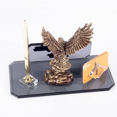 Kartal Biblolu Kristal Masa İsimliği Altın Renk Kristal Masaüstü İsimlik Yeni İş Ofis Hediyesi - 2