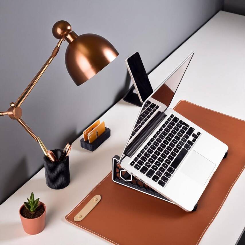 Laptop Tutucu Standı + Masa Pedi + Masaüstü Organizer Seti Kalemlik Telefonluk Kartlık Ofis Hediyesi - 1