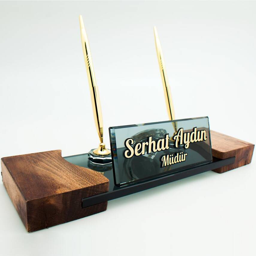 Masif Ayaklı Ahşap Masa İsimliği Kristal Altın Kabartma Ağaç İsimlik - 1