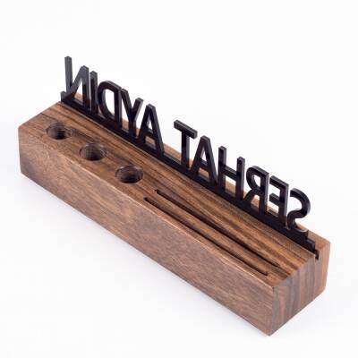 Masif Kayın Ahşap Kartvizitlik ve Kalemlikli Masaüstü İsimlik Standı Siyah Akrilik Masa İsimliği - 6