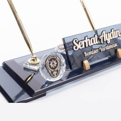 Polislere Özel İsimlik Polis Logolu Elit Masa İsimliği Emniyet Komiser Oda Masa Kalemliği EGM logo - Ofistike