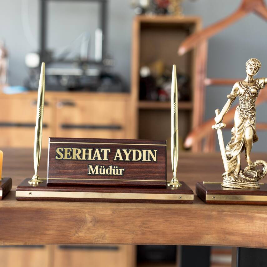 Premium Maun Masa İsimliği Avukat Hakim Savcı Masa üstü İsimlik Pirinç Masif 3 Parça Adalet Heykeli - 7