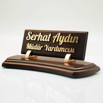 Riola Ahşap Masa İsimliği Ofis Masa İsimlik Kabartma Yazı Masa Üstü İsimlik 