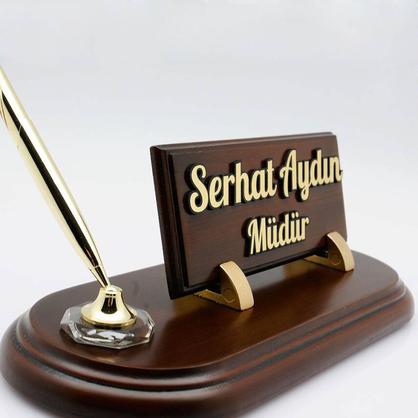 Tek Kalemli Ahşap Kabartma Masa İsimliği Ahşap Masa İsimlik Ofis Hediyesi Ceviz Masa Kalemliği - 2