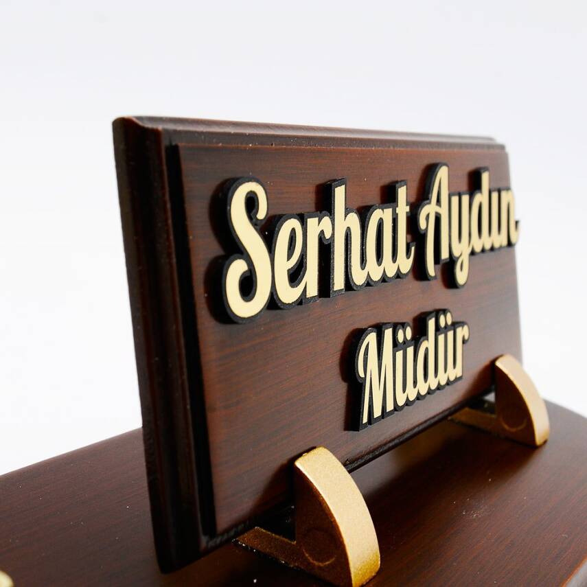 Tek Kalemli Ahşap Kabartma Masa İsimliği Ahşap Masa İsimlik Ofis Hediyesi Ceviz Masa Kalemliği - 3