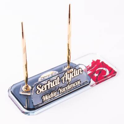 Türk Bayrağı Motifli Masa İsimliği Altın Renk Kalemli Kristal Masa İsimlik Ofis Hediyesi 